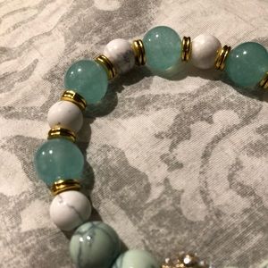 Elegant gold green elastic beaded bracelet